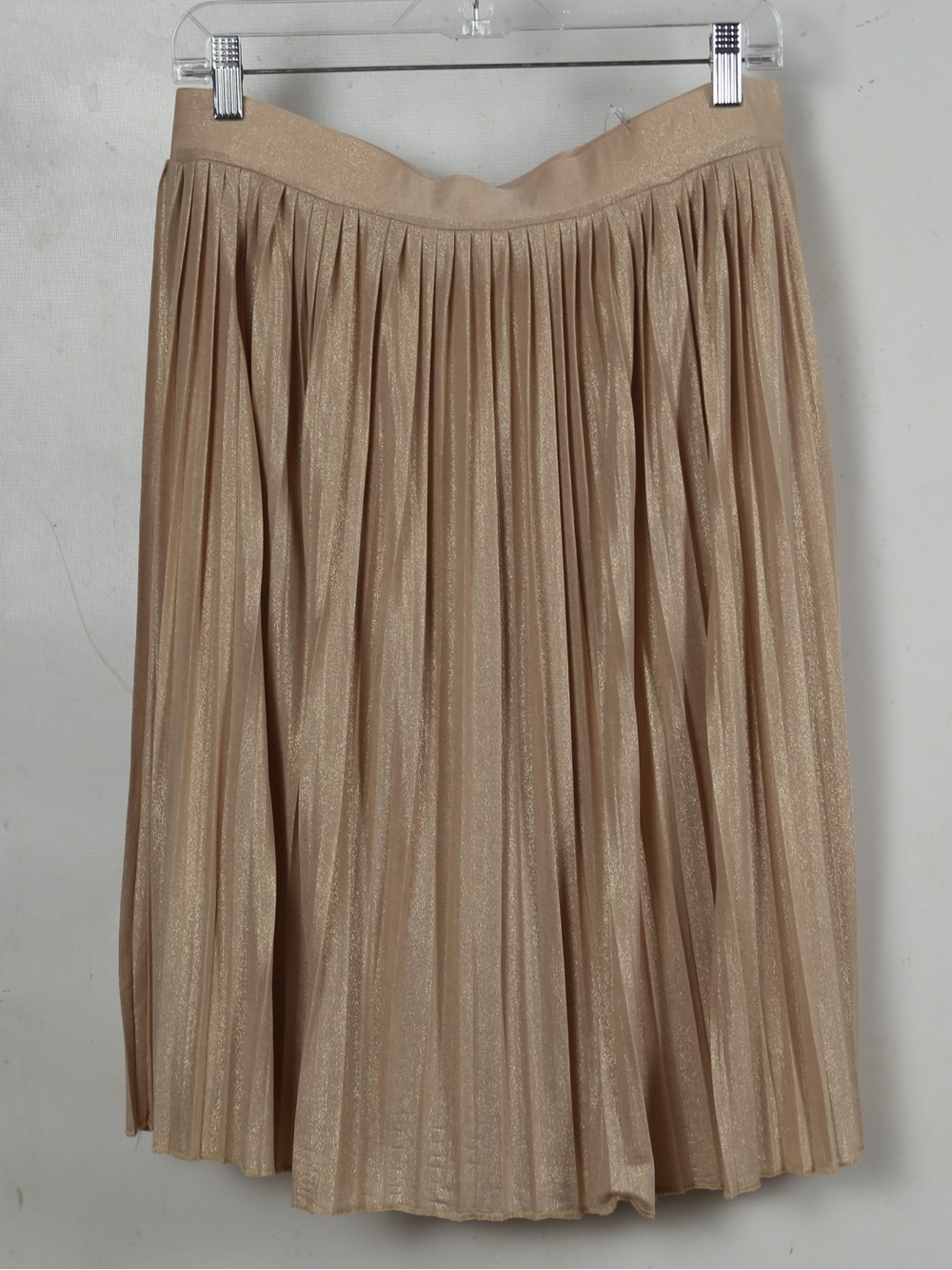 Charlotte Russe Metallic Pleated Midi Skirt in Champagne Gold
